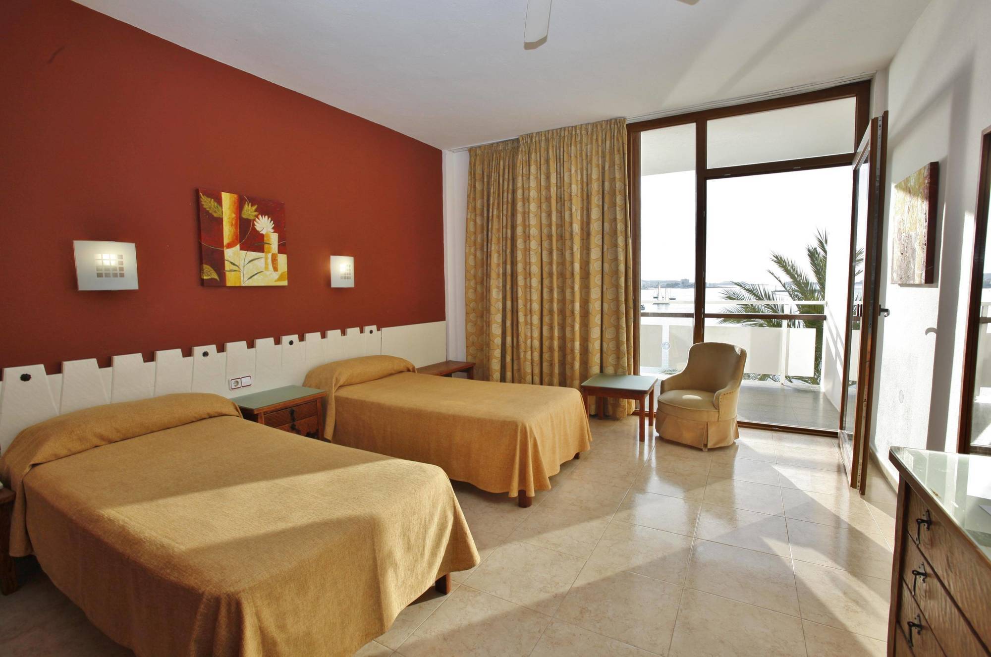 Hotel Arenal Сан-Антонио-Абад Экстерьер фото